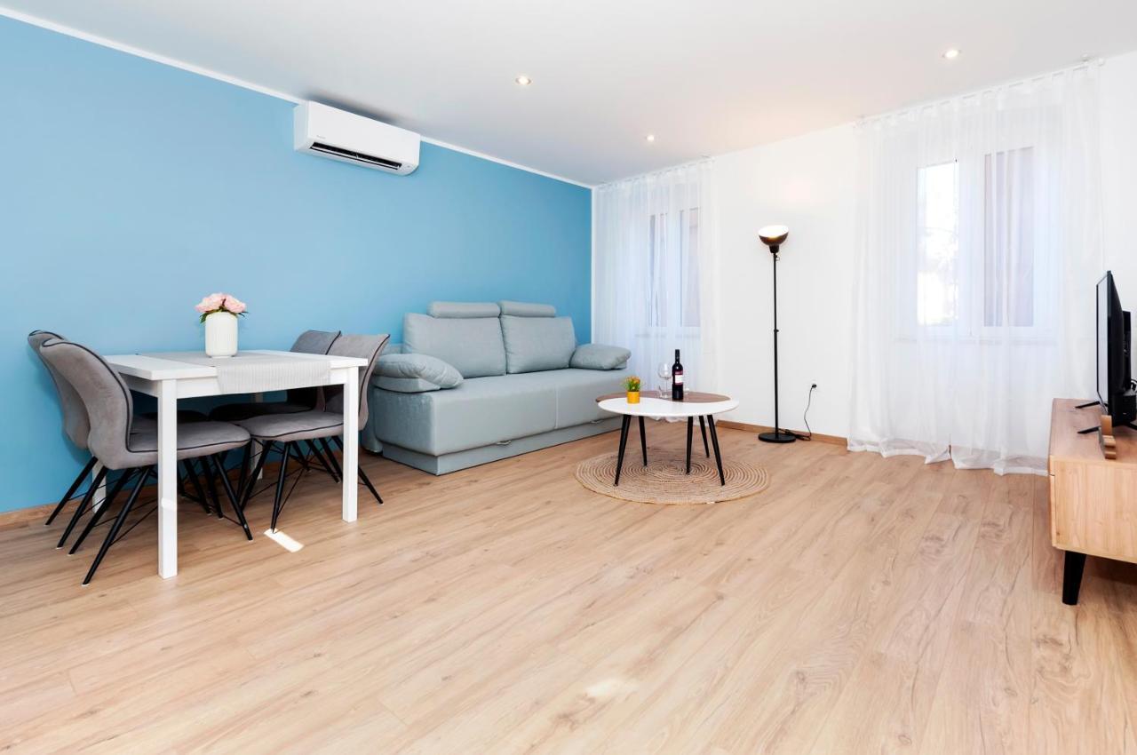 Otto Apartment With Sea View And Parking Rovinj Exterior foto